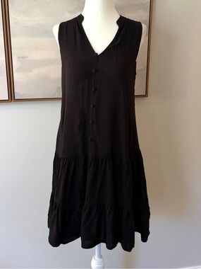 Nine West Black Tiered Shift Dress Size XS – Sleeveless Ruffle Hem Dress